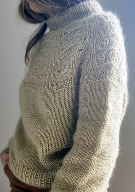 leKnit - Peacock sweater