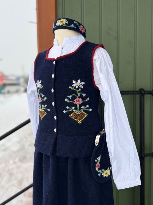 Hovedbilde Festdrakt fra Lofoten Junior ...