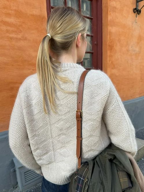 Hovedbilde Esther Sweater (papirformat)