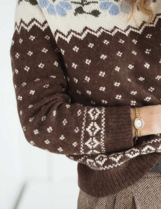 Lova Sweater