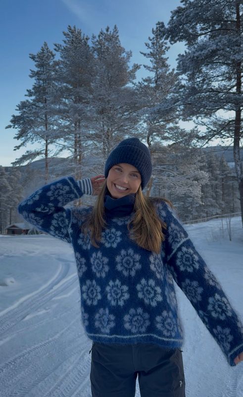 Mari Sweater - Marineblå og lysegrå